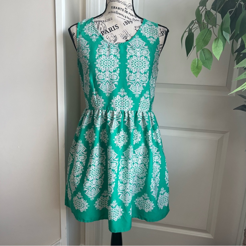 Whispers Sleeveless Paisley Print Dress Green Sz S
